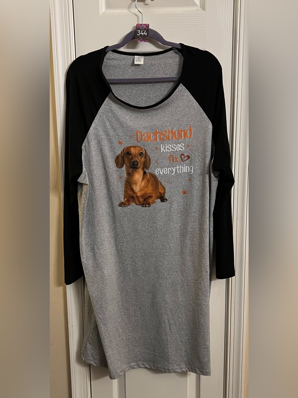 Dachshund Kisses Raglan Nightshirt - Gray & Black